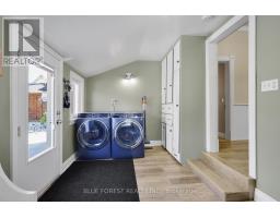 211 MARY STREET - 23