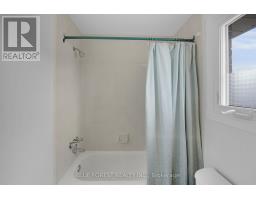 29 - 720 DEVERON CRESCENT - 22