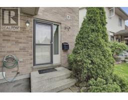 29 - 720 DEVERON CRESCENT - 4