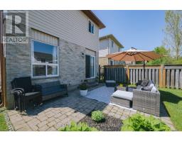 1811 BLOOM CRESCENT - 32