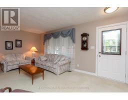 90 LAWRENCE AVENUE W - 7