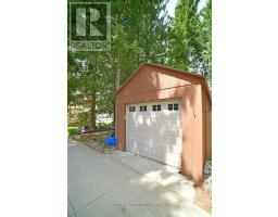 10 EVERGREEN COURT - 32
