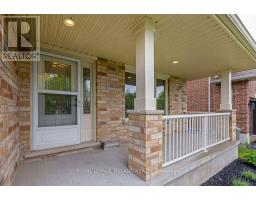 106 HAGERMAN CRESCENT - 3