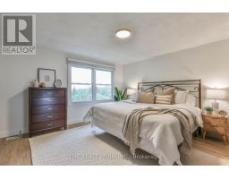 52 - 51 SHOLTO DRIVE - 30