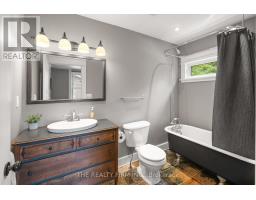 718 LORNE AVENUE - 23