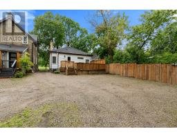 718 LORNE AVENUE - 32