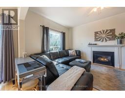 48 MEADOWOAK CRESCENT - 14