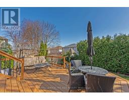 48 MEADOWOAK CRESCENT - 36