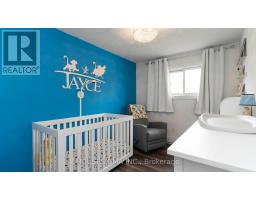 47 - 1443 HURON STREET - 18