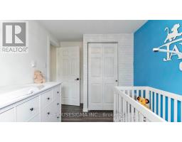 47 - 1443 HURON STREET - 19