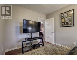 116 DOWNING CRESCENT - 24