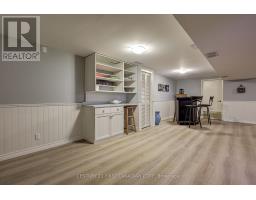 116 DOWNING CRESCENT - 33