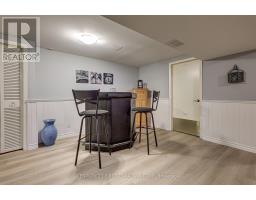 116 DOWNING CRESCENT - 34
