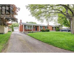 116 DOWNING CRESCENT - 4