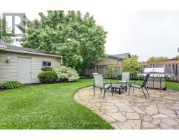 116 DOWNING CRESCENT - 40