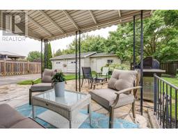 116 DOWNING CRESCENT - 45