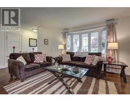 116 DOWNING CRESCENT - 7