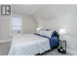 964 DUFFERIN AVENUE - 33