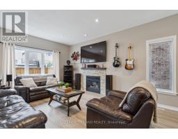 6716 NAVIN CRESCENT - 4