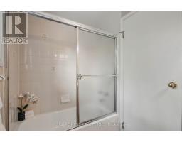 82 - 1990 WAVELL STREET - 28