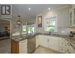 6 TETHERWOOD COURT - 18