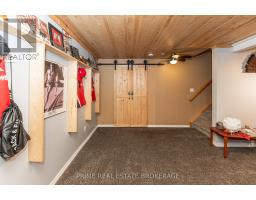 44 RIVERBANK DRIVE - 28