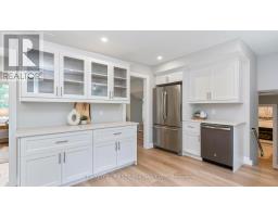 573 CHURCHILL CRESCENT - 10