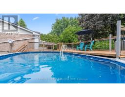 573 CHURCHILL CRESCENT - 32
