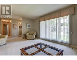 981 FARNHAM COURT - 10