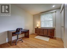 981 FARNHAM COURT - 11