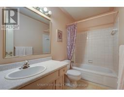 981 FARNHAM COURT - 13