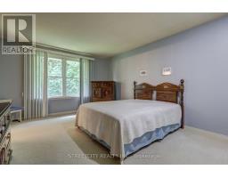 981 FARNHAM COURT - 14