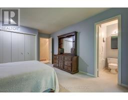 981 FARNHAM COURT - 16