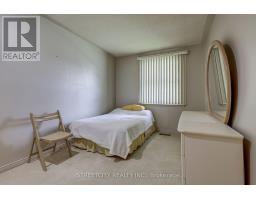 981 FARNHAM COURT - 18