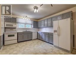 981 FARNHAM COURT - 22