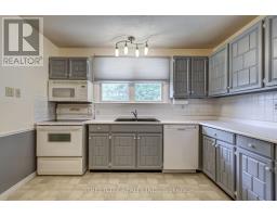 981 FARNHAM COURT - 23