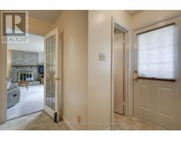 981 FARNHAM COURT - 25