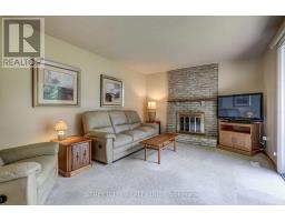 981 FARNHAM COURT - 27