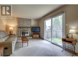 981 FARNHAM COURT - 28