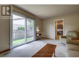 981 FARNHAM COURT - 29
