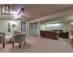 981 FARNHAM COURT - 33