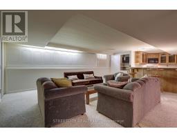 981 FARNHAM COURT - 34