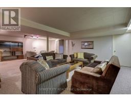981 FARNHAM COURT - 36