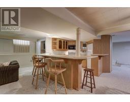 981 FARNHAM COURT - 37