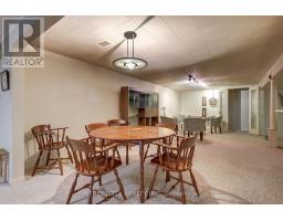 981 FARNHAM COURT - 40
