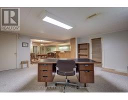 981 FARNHAM COURT - 42