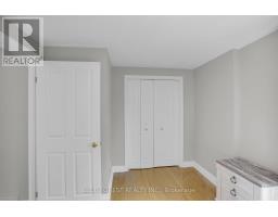 30 - 1399 COMMISSIONERS ROAD W - 27