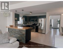 868 REEVES AVENUE - 11