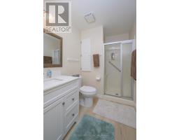 51 - 50 FIDDLERS GREEN ROAD - 25