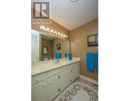 51 - 50 FIDDLERS GREEN ROAD - 31